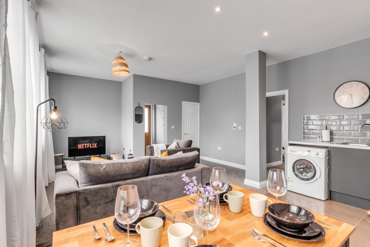 Stylish 2 Bed, 2 Bath With Free Parking * Norwich