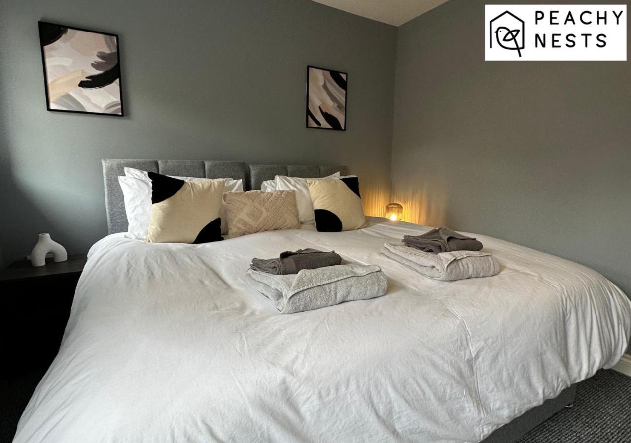 Stylish 2 Bed, 2 Bath With Free Parking * Norwich