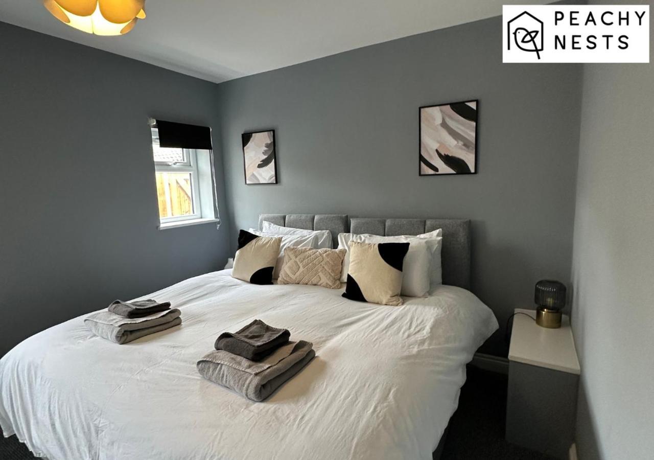 Apartment Stylish 2 Bed, 2 Bath With Free Parking *