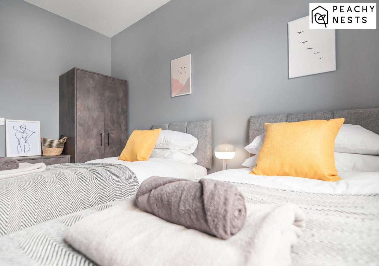 Apartment Stylish 2 Bed, 2 Bath With Free Parking *