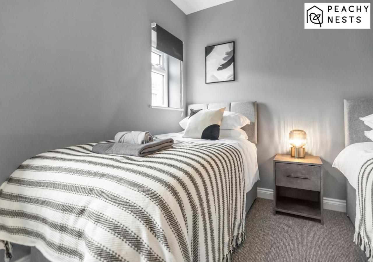Stylish 2 Bed, 2 Bath With Free Parking Apartment Norwich