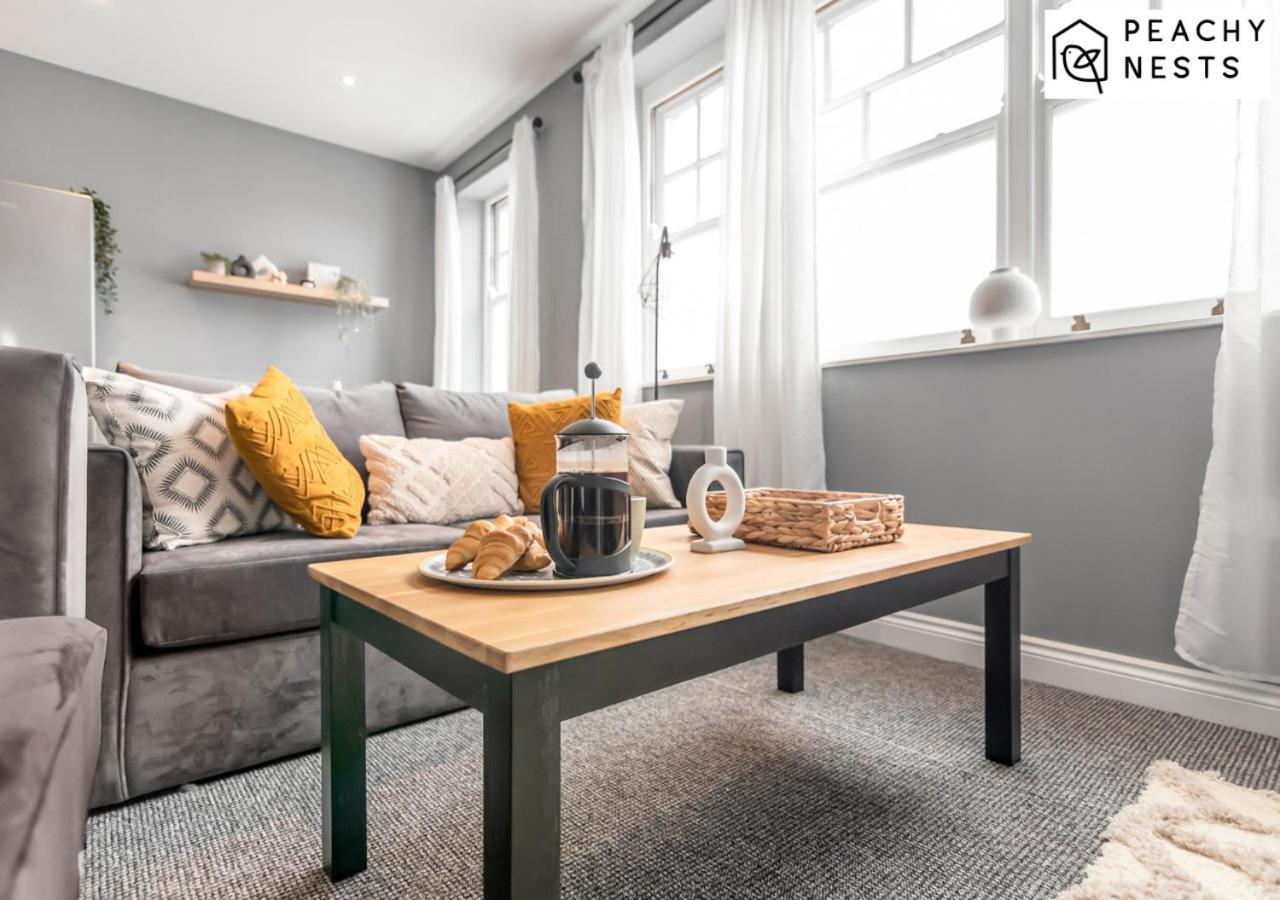 Apartment Stylish 2 Bed, 2 Bath With Free Parking