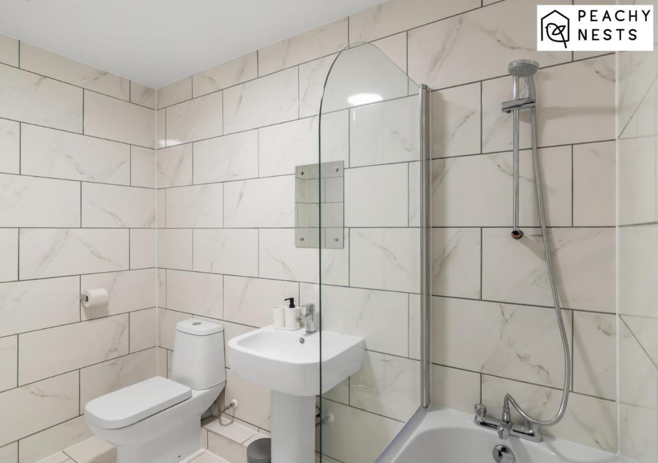 Apartment Stylish 2 Bed, 2 Bath With Free Parking